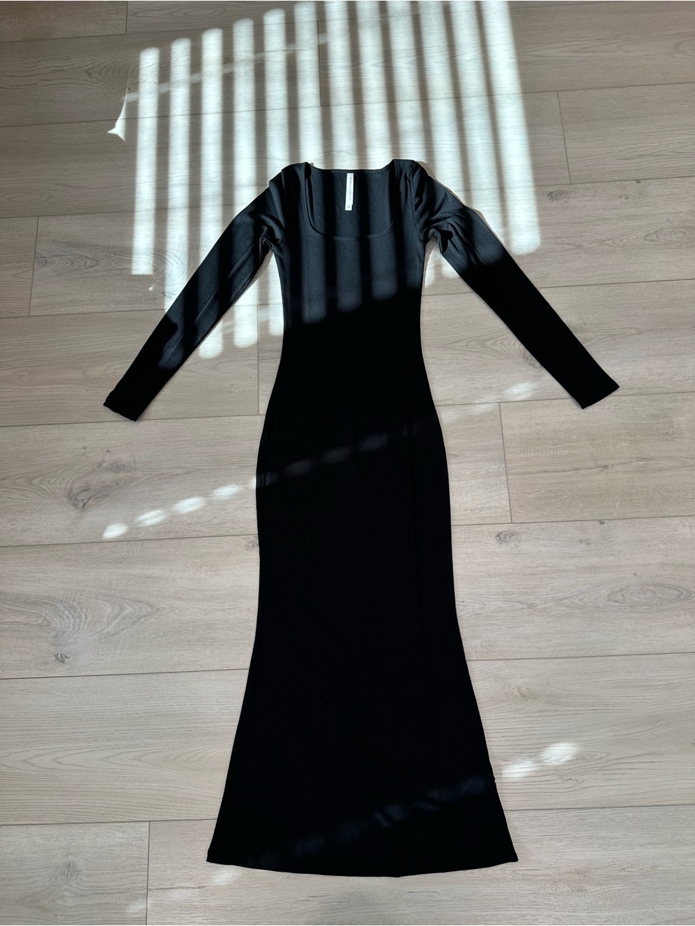 Aritzia Babaton Black Ribbed Maxi Dress Size M Long Sleeve